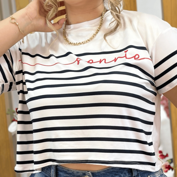 Crop Top E.B Sonrie Rayas Negras - Imagen 2