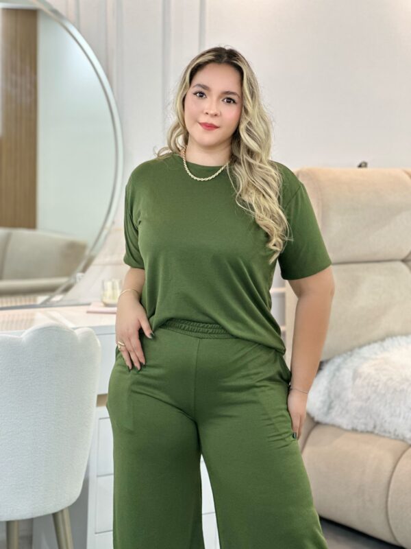 Conjunto Hispana Verde Militar - Imagen 2